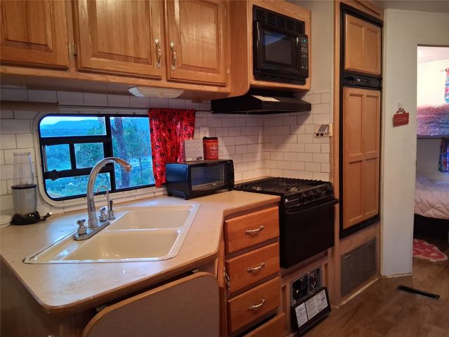 4915 S Lakeview, Gordon, TX 76453