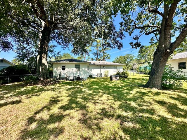 2202 Pioneer Street, Waycross, GA 31501