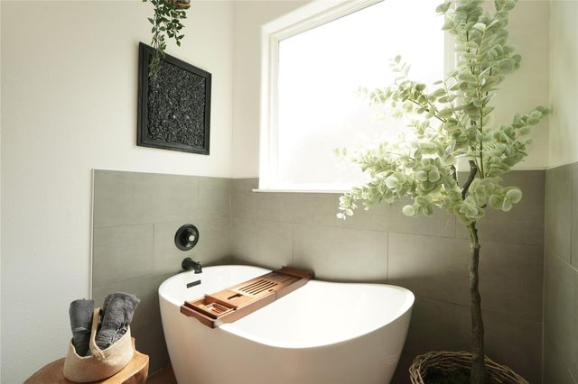 2006 Chesapeake Street, Baytown, TX 77520