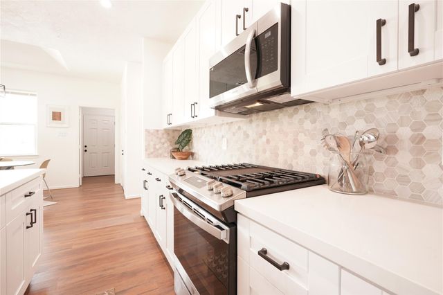 2006 Chesapeake Street, Baytown, TX 77520