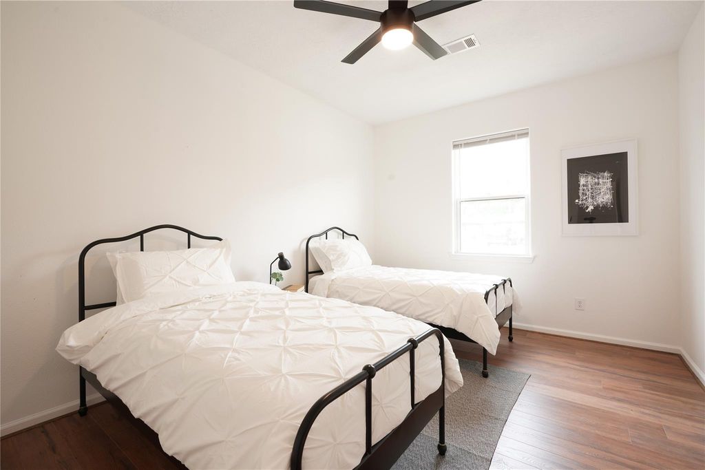 2006 Chesapeake Street, Baytown, TX 77520