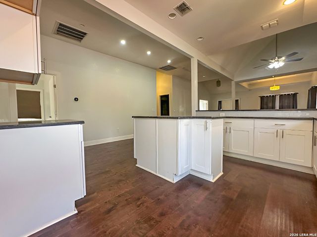 114 Yale, San Antonio, TX 78201