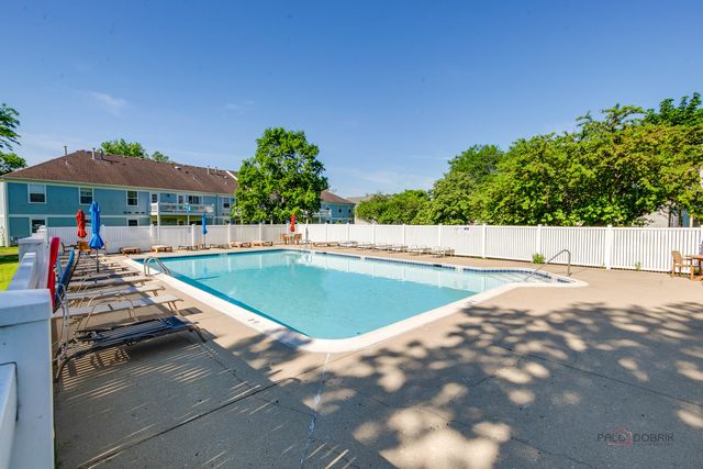 1209 BRADWELL Lane E, Mundelein, IL 60060