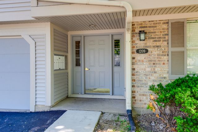 1209 BRADWELL Lane E, Mundelein, IL 60060