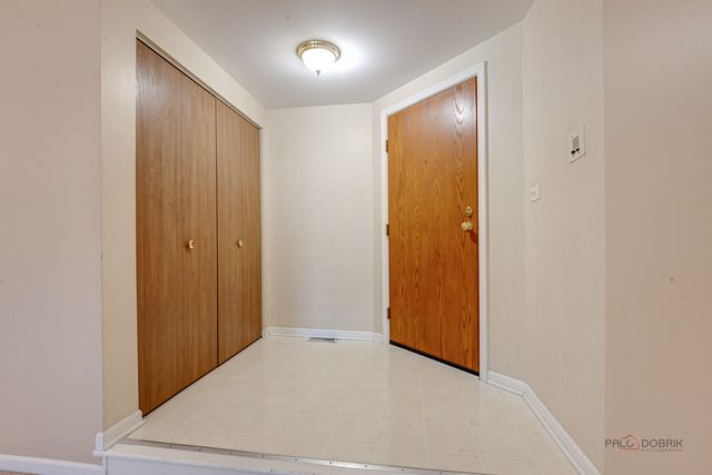 1209 BRADWELL Lane E, Mundelein, IL 60060