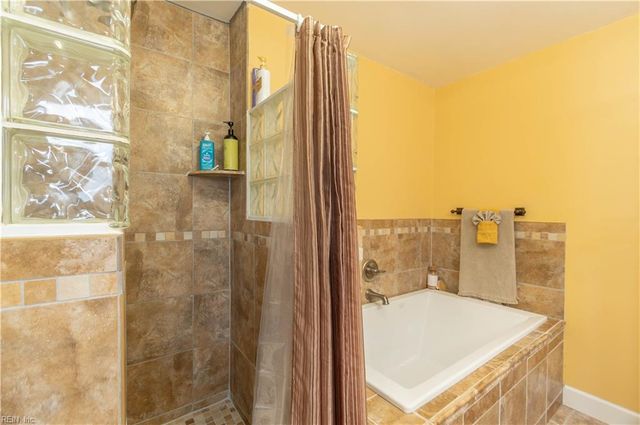 409 Old Forge CT, Virginia Beach, VA 23452