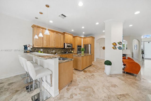 7431 Center Bay Dr, North Bay Village, FL 33141