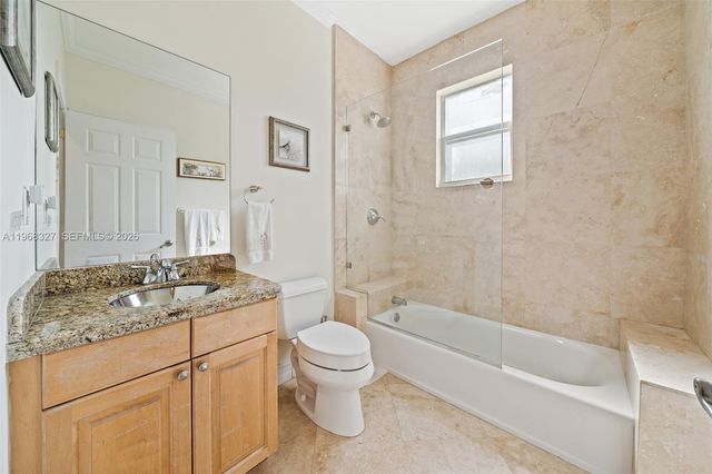 7431 Center Bay Dr, North Bay Village, FL 33141