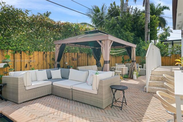 7431 Center Bay Dr, North Bay Village, FL 33141