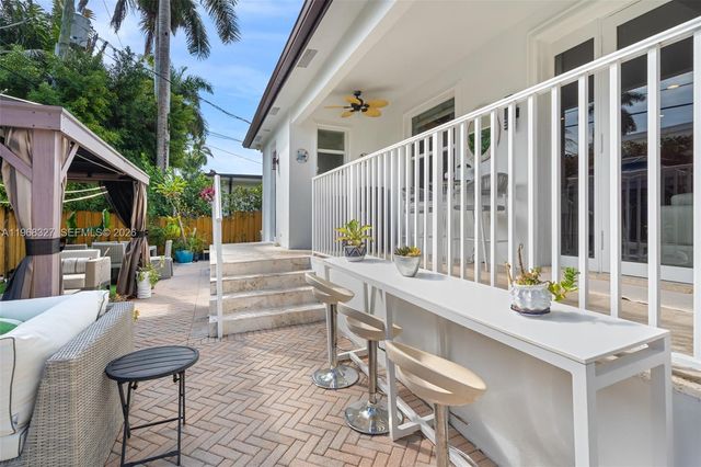 7431 Center Bay Dr, North Bay Village, FL 33141