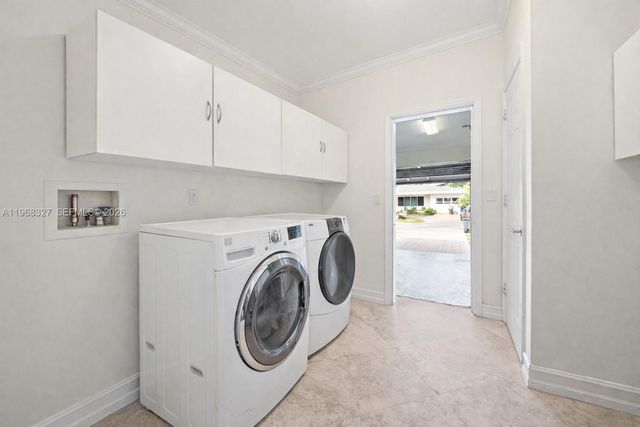 7431 Center Bay Dr, North Bay Village, FL 33141