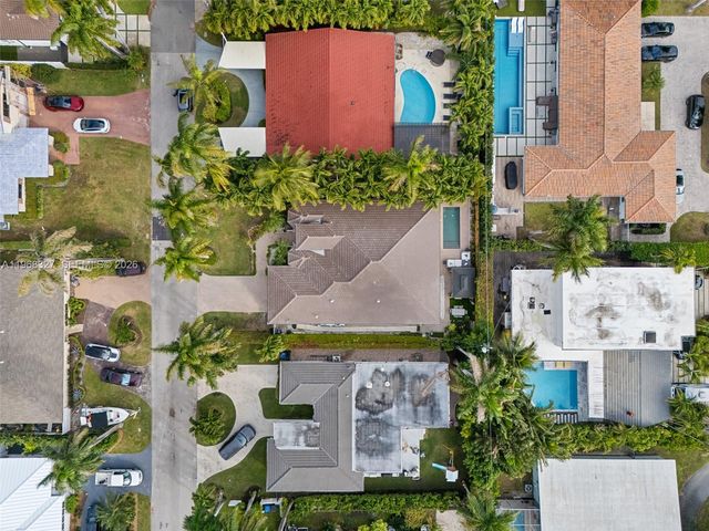 7431 Center Bay Dr, North Bay Village, FL 33141