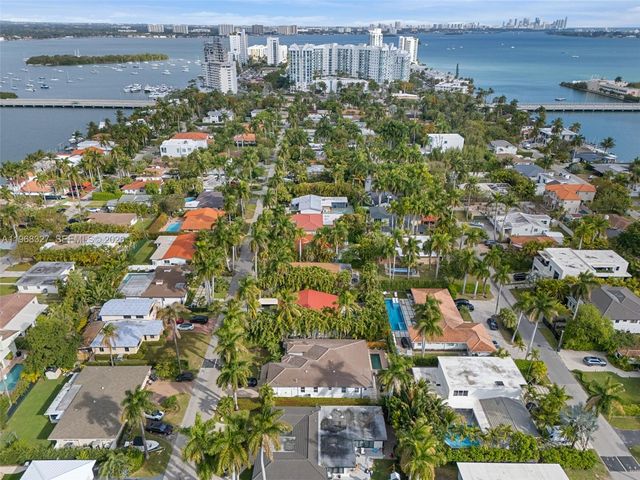 7431 Center Bay Dr, North Bay Village, FL 33141