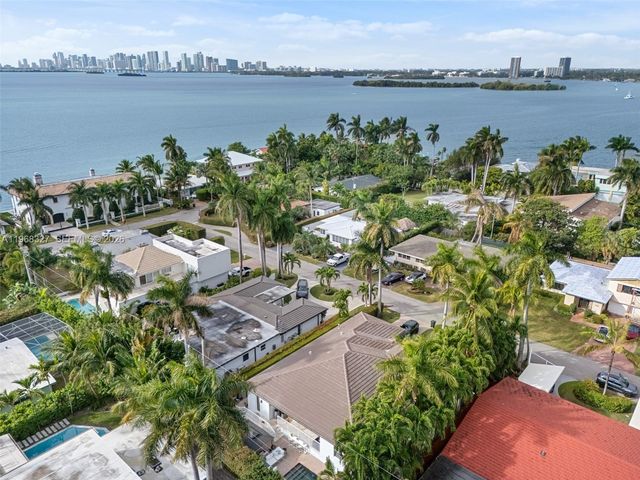 7431 Center Bay Dr, North Bay Village, FL 33141