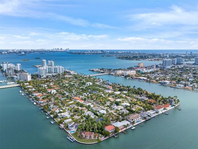 7431 Center Bay Dr, North Bay Village, FL 33141