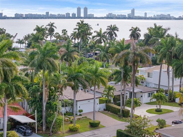 7431 Center Bay Dr, North Bay Village, FL 33141