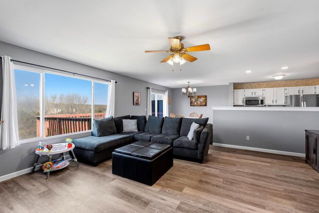 1126 Autumn DRIVE, West Bend, WI 53090