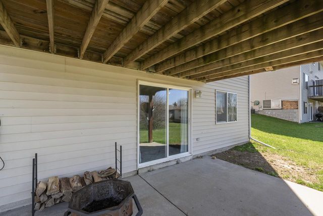 1126 Autumn DRIVE, West Bend, WI 53090