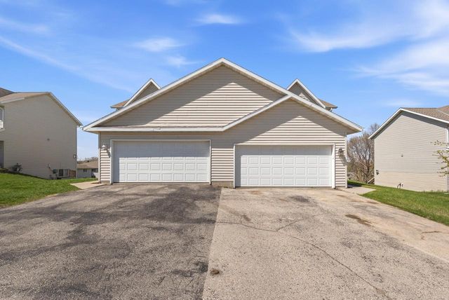 1126 Autumn DRIVE, West Bend, WI 53090
