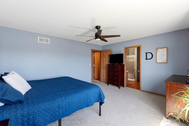 1126 Autumn DRIVE, West Bend, WI 53090