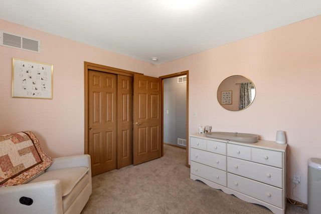 1126 Autumn DRIVE, West Bend, WI 53090
