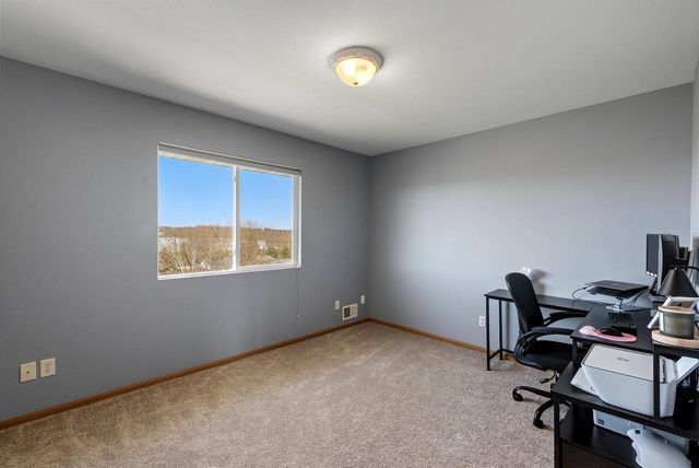1126 Autumn DRIVE, West Bend, WI 53090