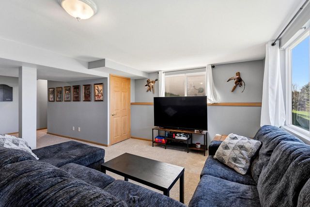 1126 Autumn DRIVE, West Bend, WI 53090