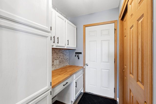 1126 Autumn DRIVE, West Bend, WI 53090