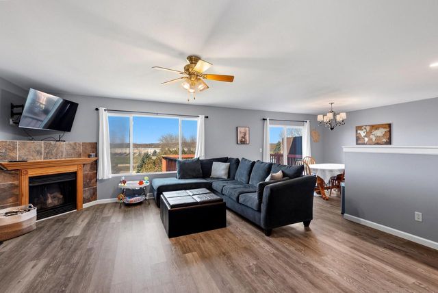 1126 Autumn DRIVE, West Bend, WI 53090