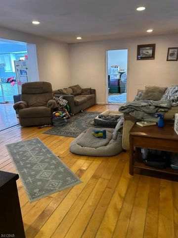 73 Featherbed Ln, Raritan Twp., NJ 08822