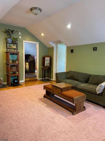 73 Featherbed Ln, Raritan Twp., NJ 08822