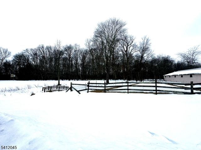 73 Featherbed Ln, Raritan Twp., NJ 08822