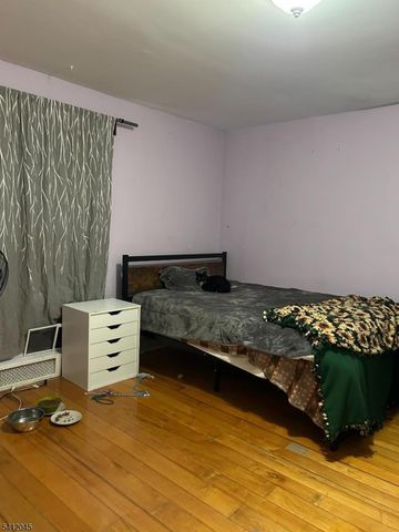 73 Featherbed Ln, Raritan Twp., NJ 08822