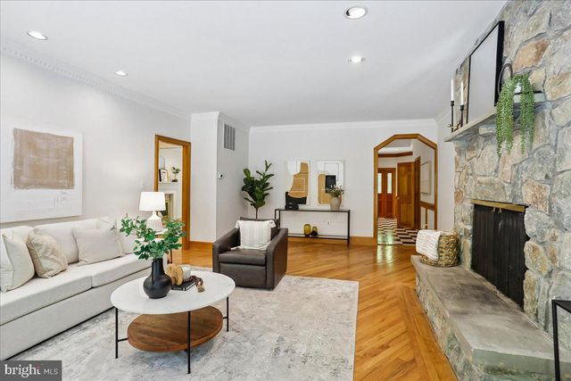 11720 GLEN CT, Potomac, MD 20854