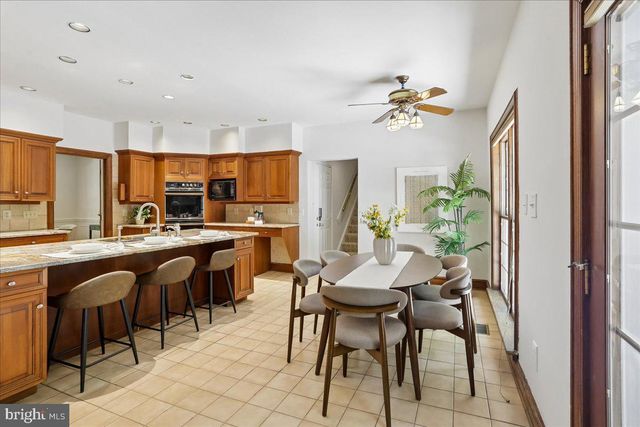 11720 GLEN CT, Potomac, MD 20854