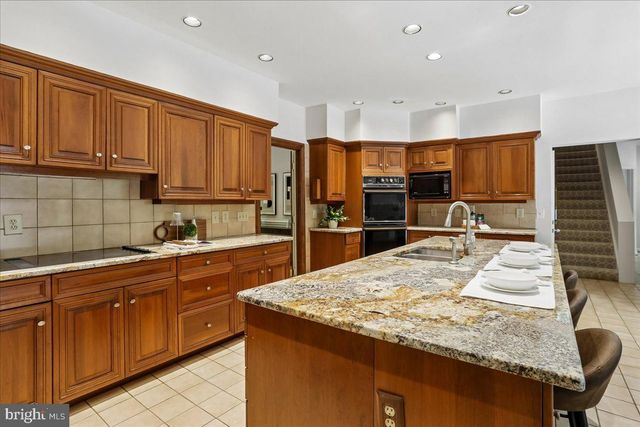 11720 GLEN CT, Potomac, MD 20854