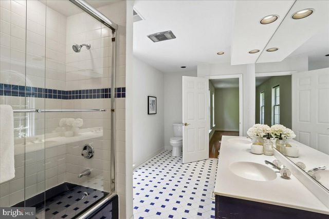 11720 GLEN CT, Potomac, MD 20854