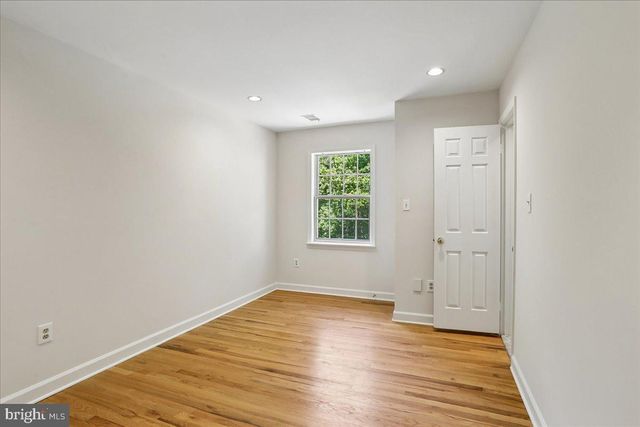 11720 GLEN CT, Potomac, MD 20854