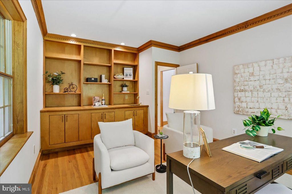 Image 11 of property listing at 11720 GLEN CT, Potomac, MD 20854