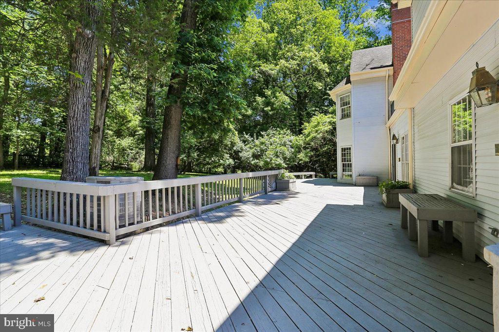 Image 96 of property listing at 11720 GLEN CT, Potomac, MD 20854