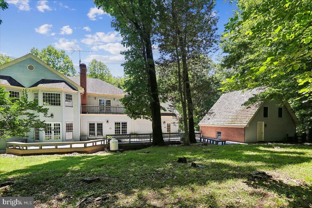 Image 100 of property listing at 11720 GLEN CT, Potomac, MD 20854