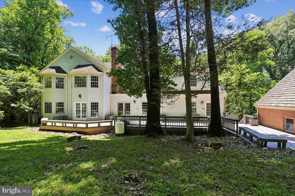 Image 102 of property listing at 11720 GLEN CT, Potomac, MD 20854