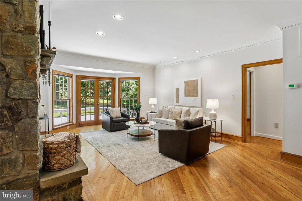 Image 29 of property listing at 11720 GLEN CT, Potomac, MD 20854