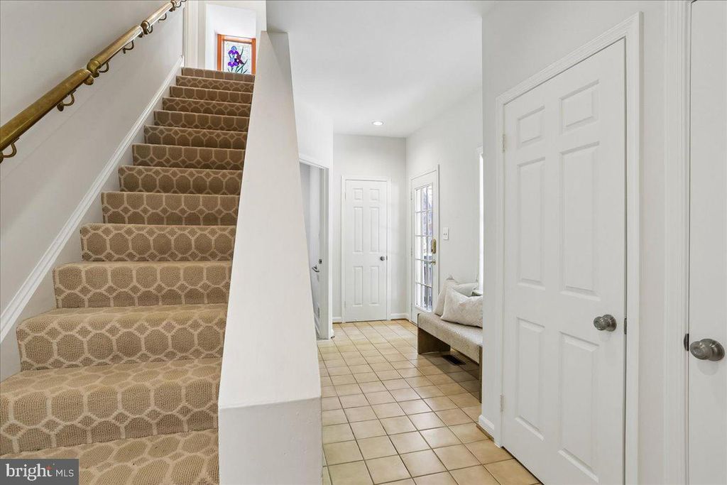 Image 42 of property listing at 11720 GLEN CT, Potomac, MD 20854