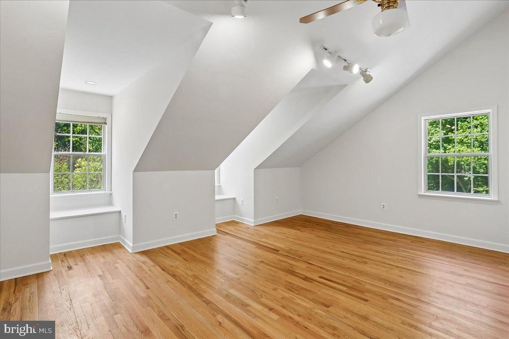 Image 53 of property listing at 11720 GLEN CT, Potomac, MD 20854