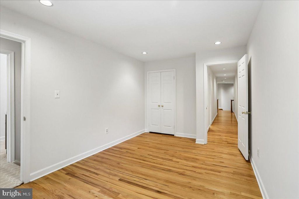 Image 58 of property listing at 11720 GLEN CT, Potomac, MD 20854