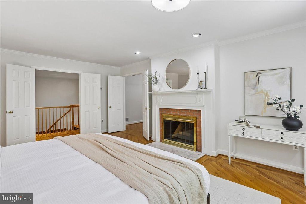 Image 69 of property listing at 11720 GLEN CT, Potomac, MD 20854