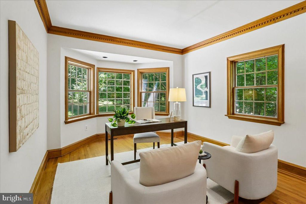 Image 9 of property listing at 11720 GLEN CT, Potomac, MD 20854