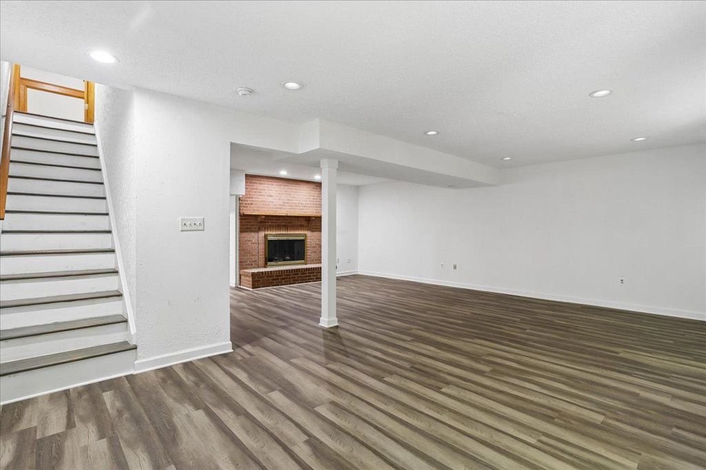 Image 78 of property listing at 11720 GLEN CT, Potomac, MD 20854