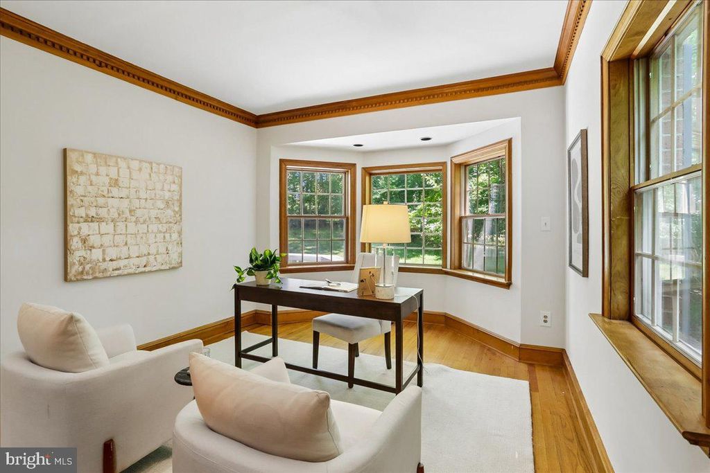 Image 10 of property listing at 11720 GLEN CT, Potomac, MD 20854